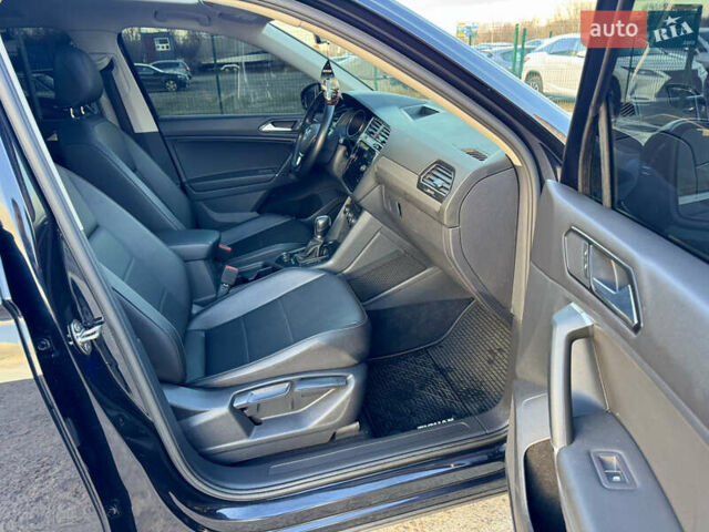 Черный Фольксваген Тигуан, объемом двигателя 1.98 л и пробегом 81 тыс. км за 21500 $, фото 48 на Automoto.ua