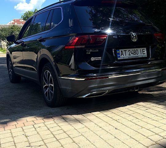 Черный Фольксваген Тигуан, объемом двигателя 2 л и пробегом 176 тыс. км за 17000 $, фото 5 на Automoto.ua