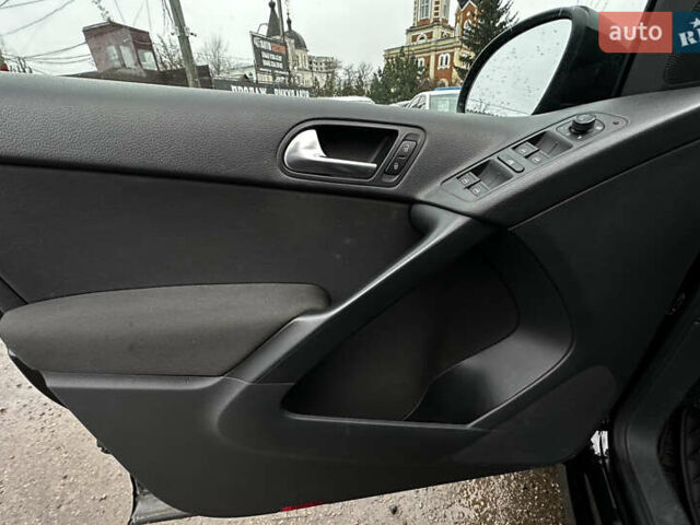 Черный Фольксваген Тигуан, объемом двигателя 1.97 л и пробегом 217 тыс. км за 13200 $, фото 12 на Automoto.ua