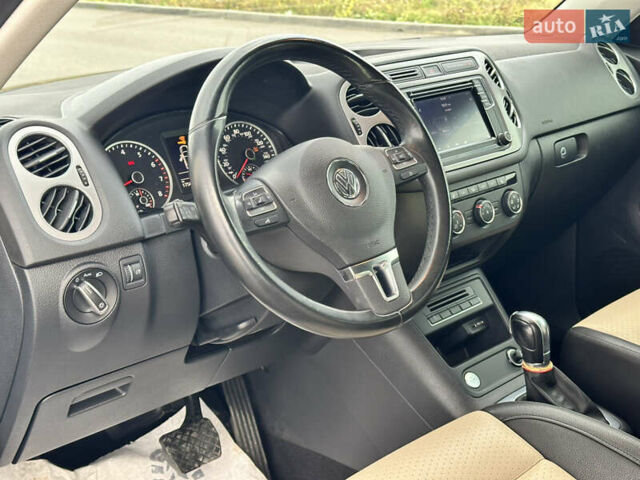 Черный Фольксваген Тигуан, объемом двигателя 2 л и пробегом 175 тыс. км за 12333 $, фото 41 на Automoto.ua