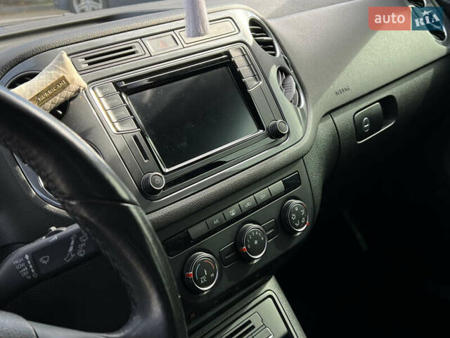 Черный Фольксваген Тигуан, объемом двигателя 1.98 л и пробегом 97 тыс. км за 12500 $, фото 19 на Automoto.ua