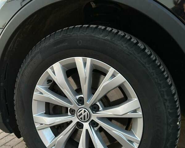 Черный Фольксваген Тигуан, объемом двигателя 1.98 л и пробегом 177 тыс. км за 17700 $, фото 1 на Automoto.ua