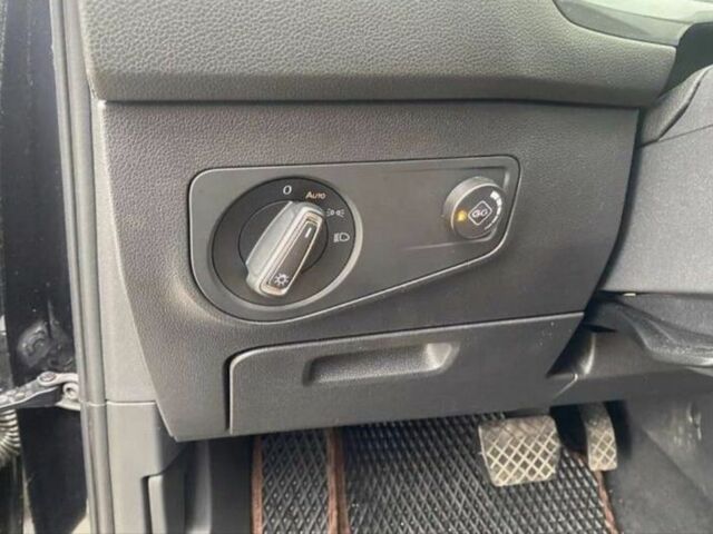 Чорний Фольксваген Тігуан, об'ємом двигуна 2 л та пробігом 131 тис. км за 18500 $, фото 6 на Automoto.ua