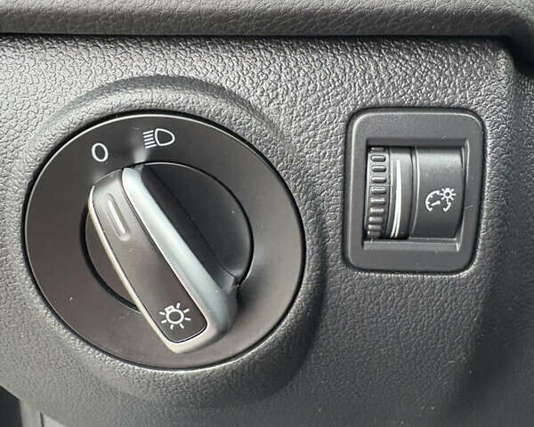 Черный Фольксваген Тигуан, объемом двигателя 2 л и пробегом 95 тыс. км за 14499 $, фото 42 на Automoto.ua