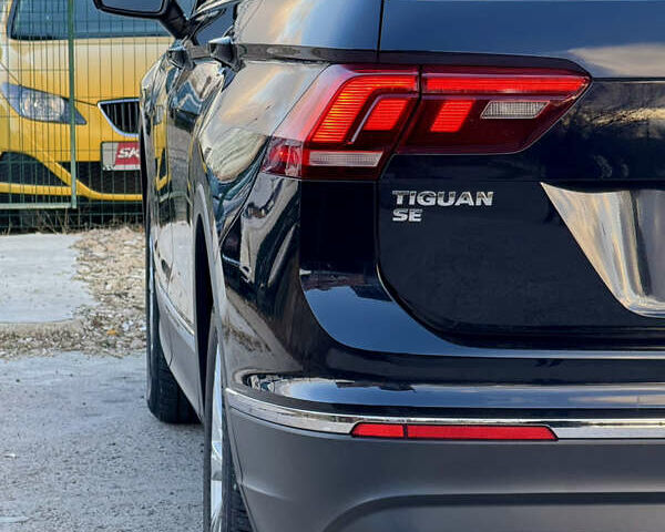 Черный Фольксваген Тигуан, объемом двигателя 1.98 л и пробегом 81 тыс. км за 21500 $, фото 80 на Automoto.ua