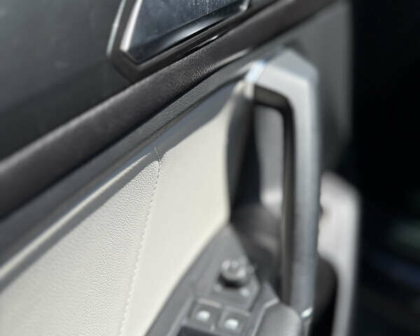 Черный Фольксваген Тигуан, объемом двигателя 2 л и пробегом 145 тыс. км за 19700 $, фото 10 на Automoto.ua