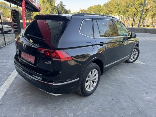 Черный Фольксваген Тигуан, объемом двигателя 2 л и пробегом 173 тыс. км за 16400 $, фото 7 на Automoto.ua