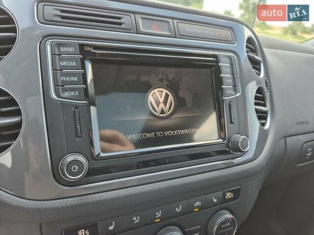 Чорний Фольксваген Тігуан, об'ємом двигуна 1.98 л та пробігом 117 тис. км за 17890 $, фото 10 на Automoto.ua