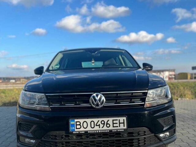 Черный Фольксваген Тигуан, объемом двигателя 2 л и пробегом 300 тыс. км за 17000 $, фото 2 на Automoto.ua