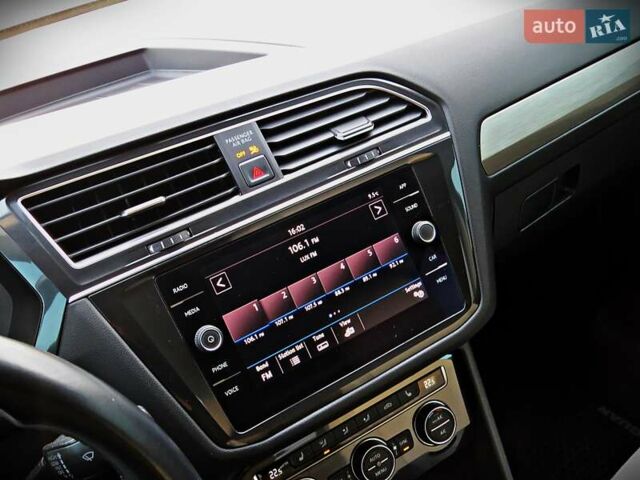 Черный Фольксваген Тигуан, объемом двигателя 1.98 л и пробегом 155 тыс. км за 18800 $, фото 12 на Automoto.ua