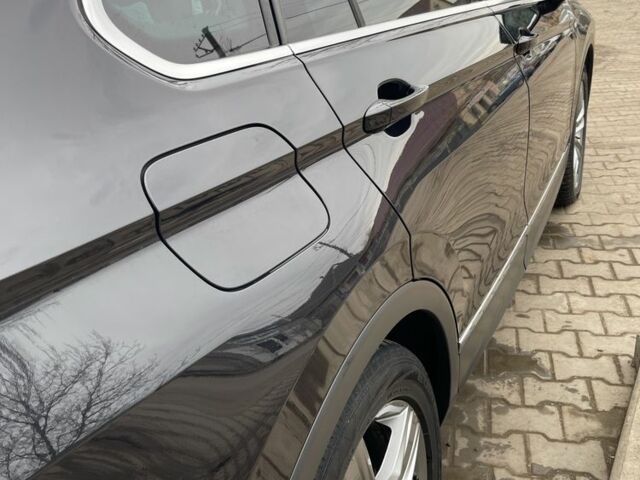 Черный Фольксваген Тигуан, объемом двигателя 2 л и пробегом 225 тыс. км за 24000 $, фото 19 на Automoto.ua