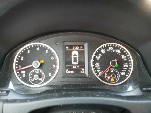 Черный Фольксваген Тигуан, объемом двигателя 2 л и пробегом 118 тыс. км за 2500 $, фото 8 на Automoto.ua