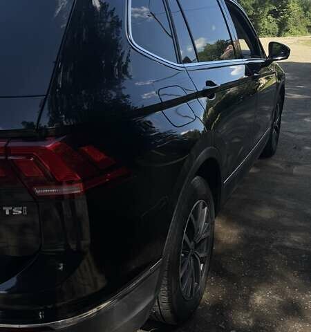 Черный Фольксваген Тигуан, объемом двигателя 1.98 л и пробегом 175 тыс. км за 17500 $, фото 5 на Automoto.ua