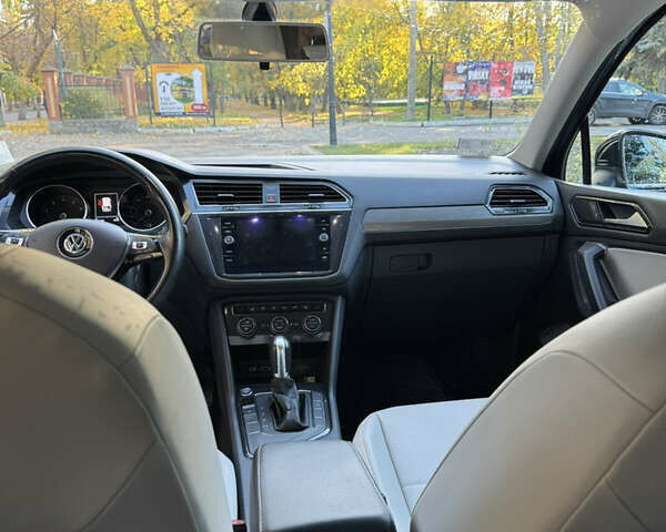 Чорний Фольксваген Тігуан, об'ємом двигуна 1.98 л та пробігом 127 тис. км за 22000 $, фото 7 на Automoto.ua