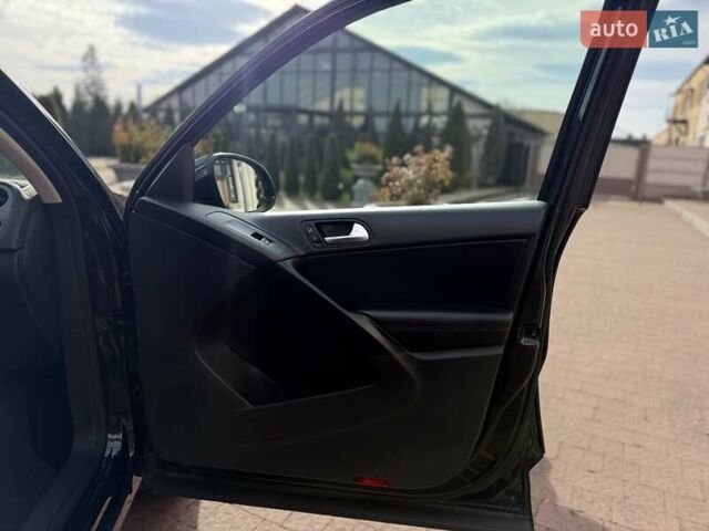 Черный Фольксваген Тигуан, объемом двигателя 1.98 л и пробегом 122 тыс. км за 14900 $, фото 57 на Automoto.ua