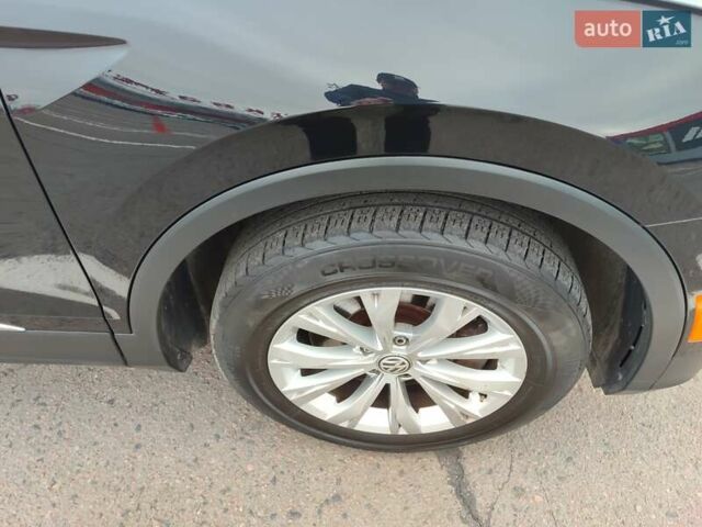 Черный Фольксваген Тигуан, объемом двигателя 1.98 л и пробегом 141 тыс. км за 16900 $, фото 86 на Automoto.ua