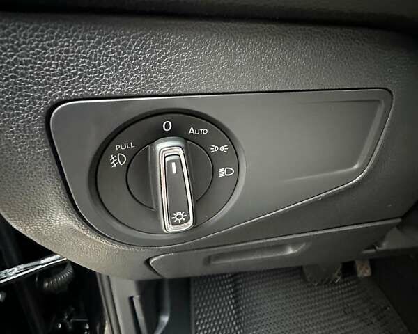 Черный Фольксваген Тигуан, объемом двигателя 1.98 л и пробегом 80 тыс. км за 25000 $, фото 43 на Automoto.ua