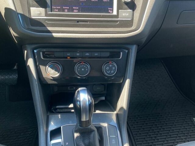 Чорний Фольксваген Тігуан, об'ємом двигуна 2 л та пробігом 138 тис. км за 17300 $, фото 8 на Automoto.ua