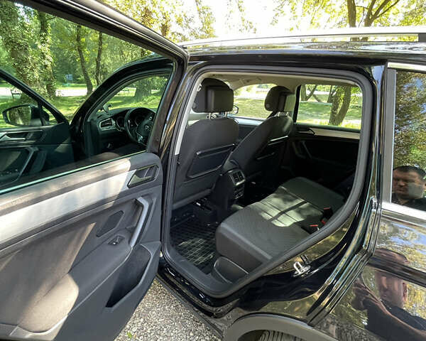 Чорний Фольксваген Тігуан, об'ємом двигуна 1.97 л та пробігом 244 тис. км за 21900 $, фото 9 на Automoto.ua