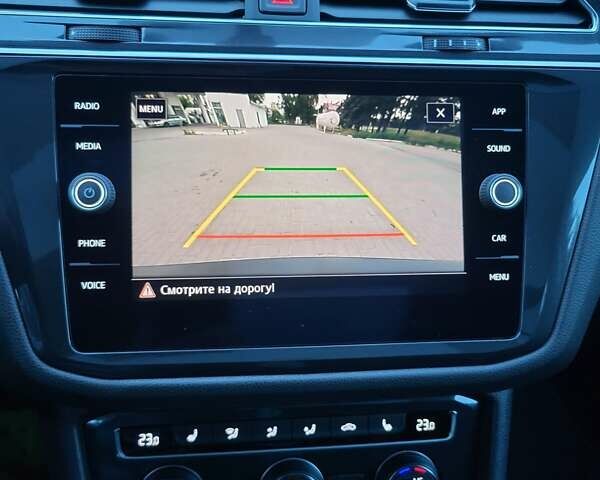 Чорний Фольксваген Тігуан, об'ємом двигуна 2 л та пробігом 101 тис. км за 21000 $, фото 20 на Automoto.ua