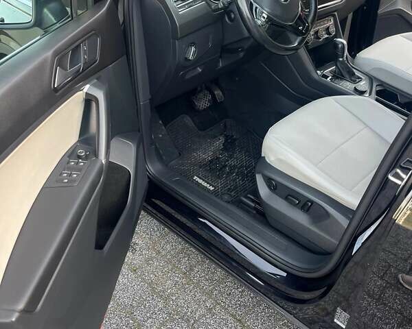 Черный Фольксваген Тигуан, объемом двигателя 1.98 л и пробегом 160 тыс. км за 18000 $, фото 4 на Automoto.ua