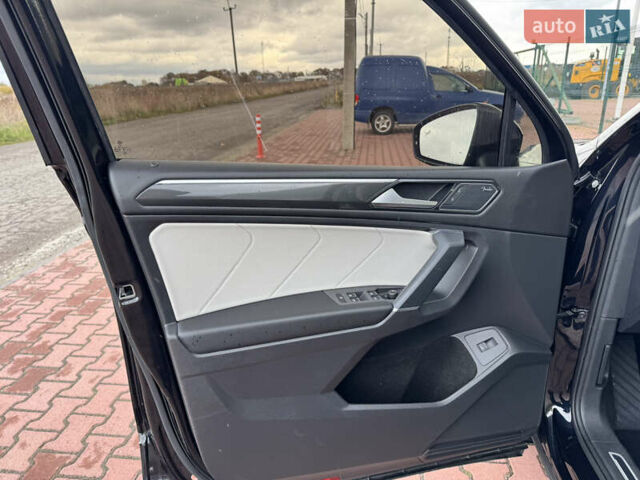 Черный Фольксваген Тигуан, объемом двигателя 1.98 л и пробегом 104 тыс. км за 19990 $, фото 17 на Automoto.ua