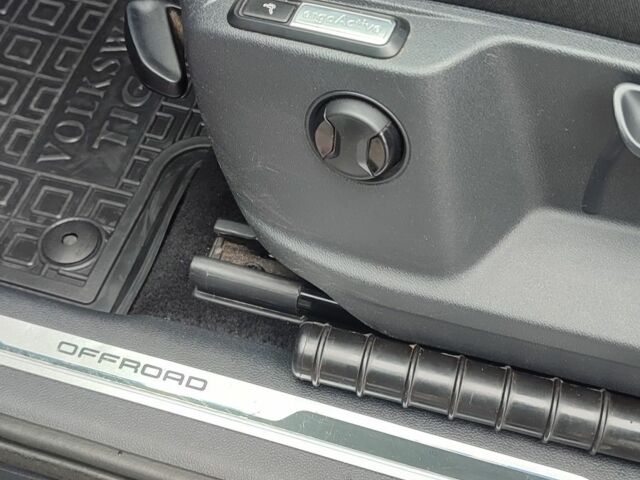 Чорний Фольксваген Тігуан, об'ємом двигуна 2 л та пробігом 260 тис. км за 24950 $, фото 15 на Automoto.ua