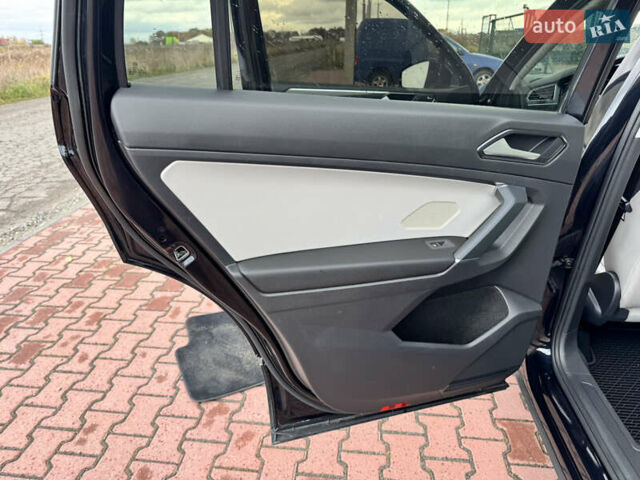 Черный Фольксваген Тигуан, объемом двигателя 1.98 л и пробегом 104 тыс. км за 19990 $, фото 31 на Automoto.ua