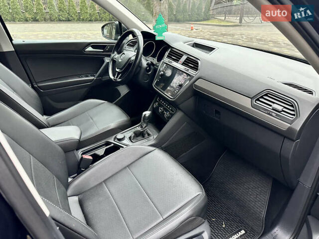 Чорний Фольксваген Тігуан, об'ємом двигуна 2 л та пробігом 186 тис. км за 17300 $, фото 24 на Automoto.ua