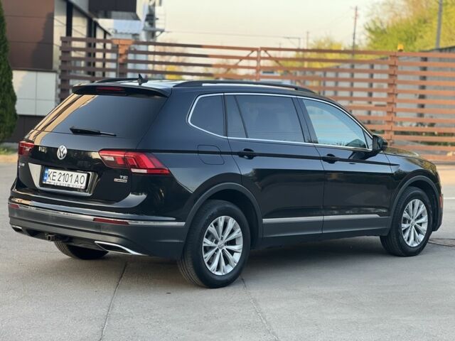 Чорний Фольксваген Тігуан, об'ємом двигуна 2 л та пробігом 123 тис. км за 18400 $, фото 8 на Automoto.ua