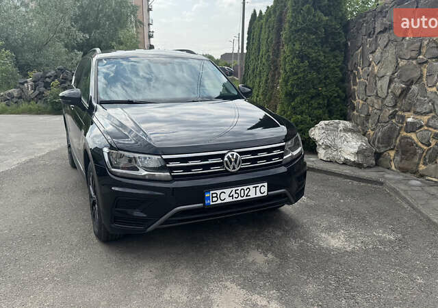 Чорний Фольксваген Тігуан, об'ємом двигуна 1.98 л та пробігом 62 тис. км за 17950 $, фото 2 на Automoto.ua