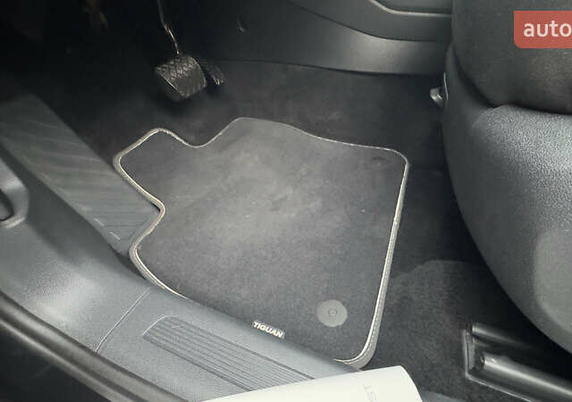 Чорний Фольксваген Тігуан, об'ємом двигуна 1.98 л та пробігом 258 тис. км за 23300 $, фото 76 на Automoto.ua