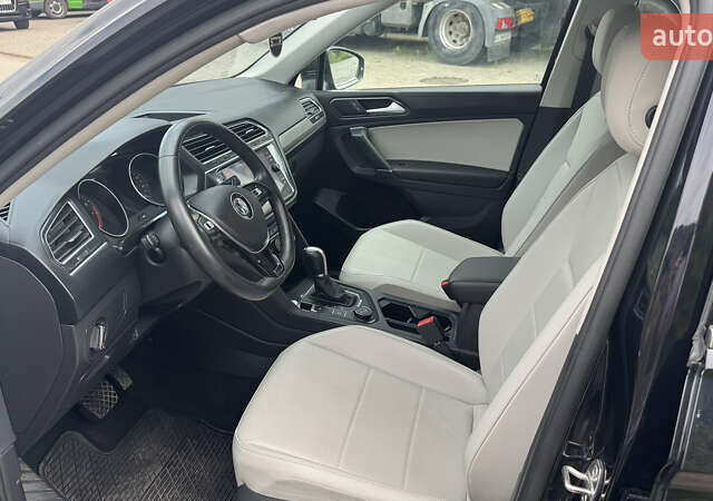 Чорний Фольксваген Тігуан, об'ємом двигуна 1.98 л та пробігом 62 тис. км за 17950 $, фото 17 на Automoto.ua