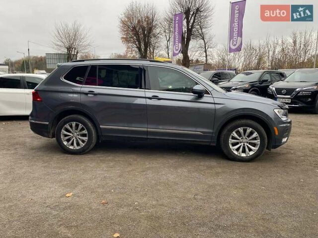 Черный Фольксваген Тигуан, объемом двигателя 2.49 л и пробегом 224 тыс. км за 18500 $, фото 4 на Automoto.ua