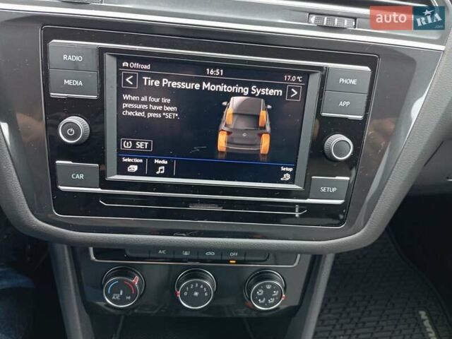 Черный Фольксваген Тигуан, объемом двигателя 2 л и пробегом 149 тыс. км за 16800 $, фото 58 на Automoto.ua