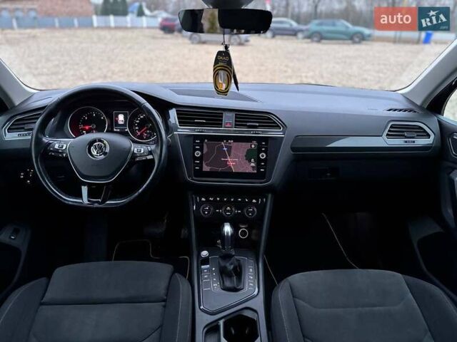 Чорний Фольксваген Тігуан, об'ємом двигуна 1.98 л та пробігом 235 тис. км за 21799 $, фото 20 на Automoto.ua