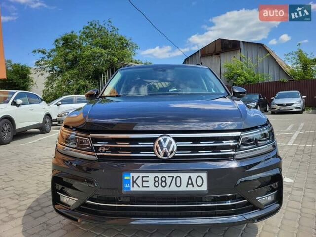Чорний Фольксваген Тігуан, об'ємом двигуна 2 л та пробігом 101 тис. км за 21000 $, фото 4 на Automoto.ua