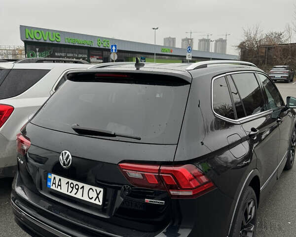 Черный Фольксваген Тигуан, объемом двигателя 2 л и пробегом 92 тыс. км за 21900 $, фото 7 на Automoto.ua