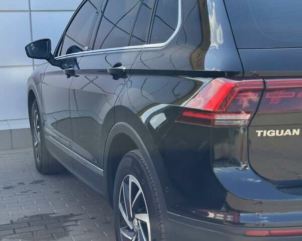 Черный Фольксваген Тигуан, объемом двигателя 1.98 л и пробегом 220 тыс. км за 22000 $, фото 6 на Automoto.ua