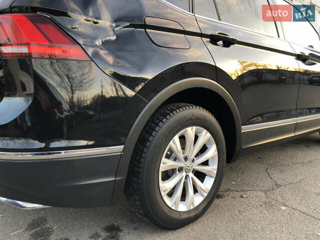 Черный Фольксваген Тигуан, объемом двигателя 2 л и пробегом 188 тыс. км за 12890 $, фото 23 на Automoto.ua