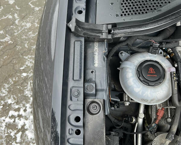 Чорний Фольксваген Тігуан, об'ємом двигуна 2 л та пробігом 122 тис. км за 31999 $, фото 64 на Automoto.ua