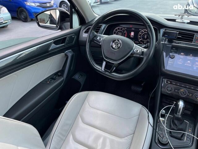 Черный Фольксваген Тигуан, объемом двигателя 2 л и пробегом 161 тыс. км за 25690 $, фото 38 на Automoto.ua