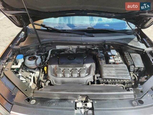 Чорний Фольксваген Тігуан, об'ємом двигуна 2 л та пробігом 101 тис. км за 21000 $, фото 7 на Automoto.ua