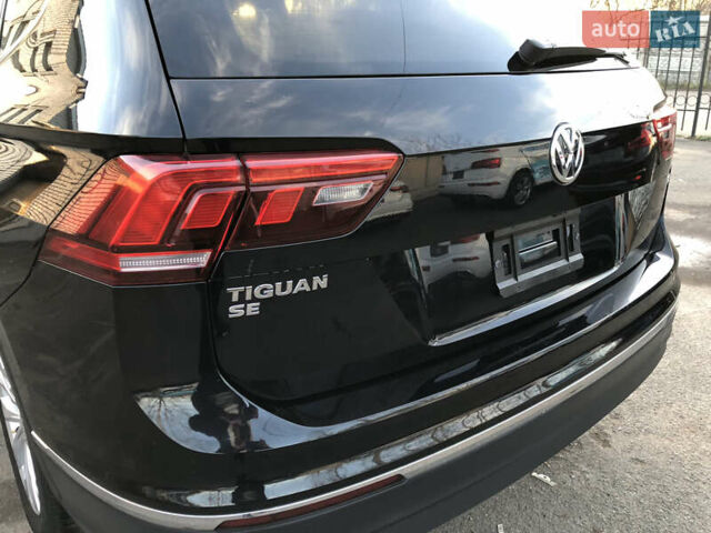 Черный Фольксваген Тигуан, объемом двигателя 2 л и пробегом 188 тыс. км за 12890 $, фото 36 на Automoto.ua