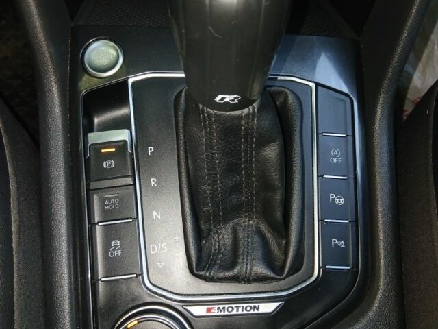 Черный Фольксваген Тигуан, объемом двигателя 0 л и пробегом 300 тыс. км за 27500 $, фото 4 на Automoto.ua