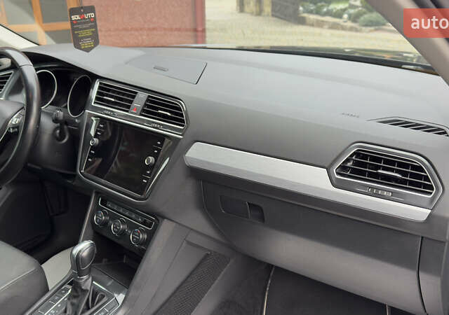 Чорний Фольксваген Тігуан, об'ємом двигуна 1.98 л та пробігом 258 тис. км за 23300 $, фото 36 на Automoto.ua