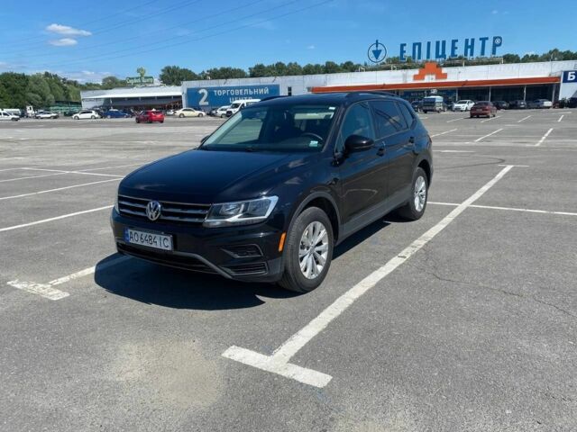 Чорний Фольксваген Тігуан, об'ємом двигуна 2 л та пробігом 138 тис. км за 17300 $, фото 2 на Automoto.ua