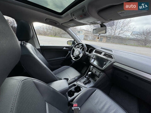 Черный Фольксваген Тигуан, объемом двигателя 2 л и пробегом 183 тыс. км за 19700 $, фото 10 на Automoto.ua