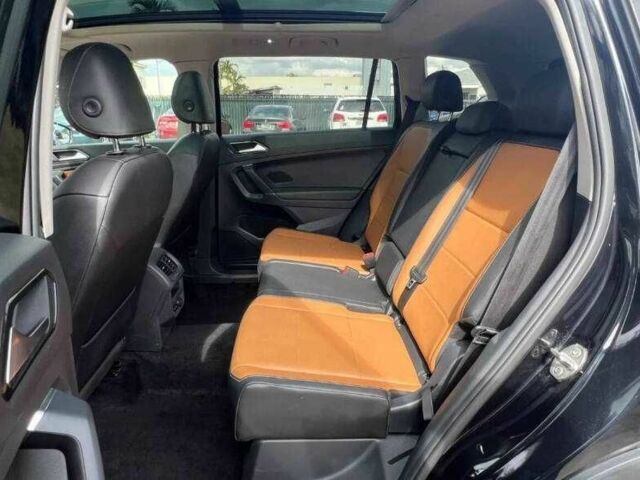 Чорний Фольксваген Тігуан, об'ємом двигуна 2 л та пробігом 34 тис. км за 4600 $, фото 10 на Automoto.ua