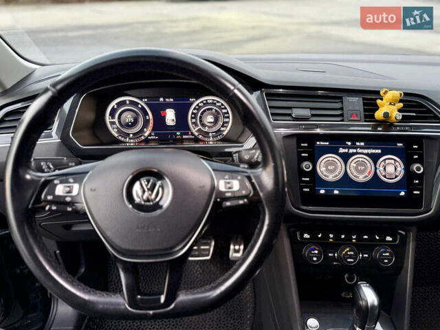 Черный Фольксваген Тигуан, объемом двигателя 1.97 л и пробегом 204 тыс. км за 26990 $, фото 9 на Automoto.ua